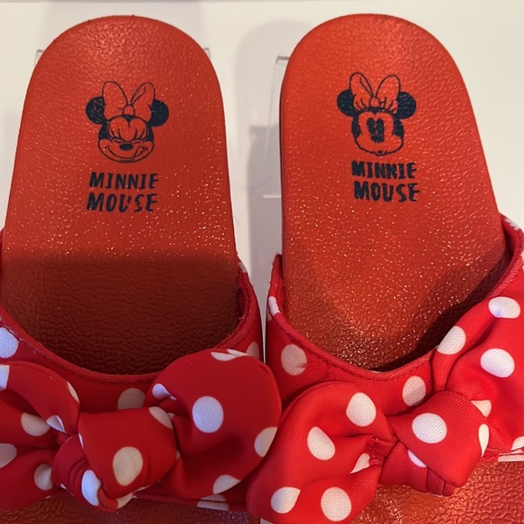 Disney Minnie Mouse Slides Red w/White Polka Dot Bow. 11/12 kids - Picture 6 of 6